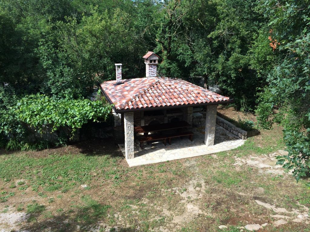 Guest House Renata Plomin Bagian luar foto