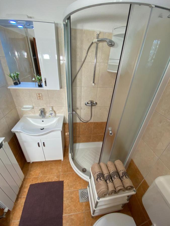 Guest House Renata Plomin Bagian luar foto