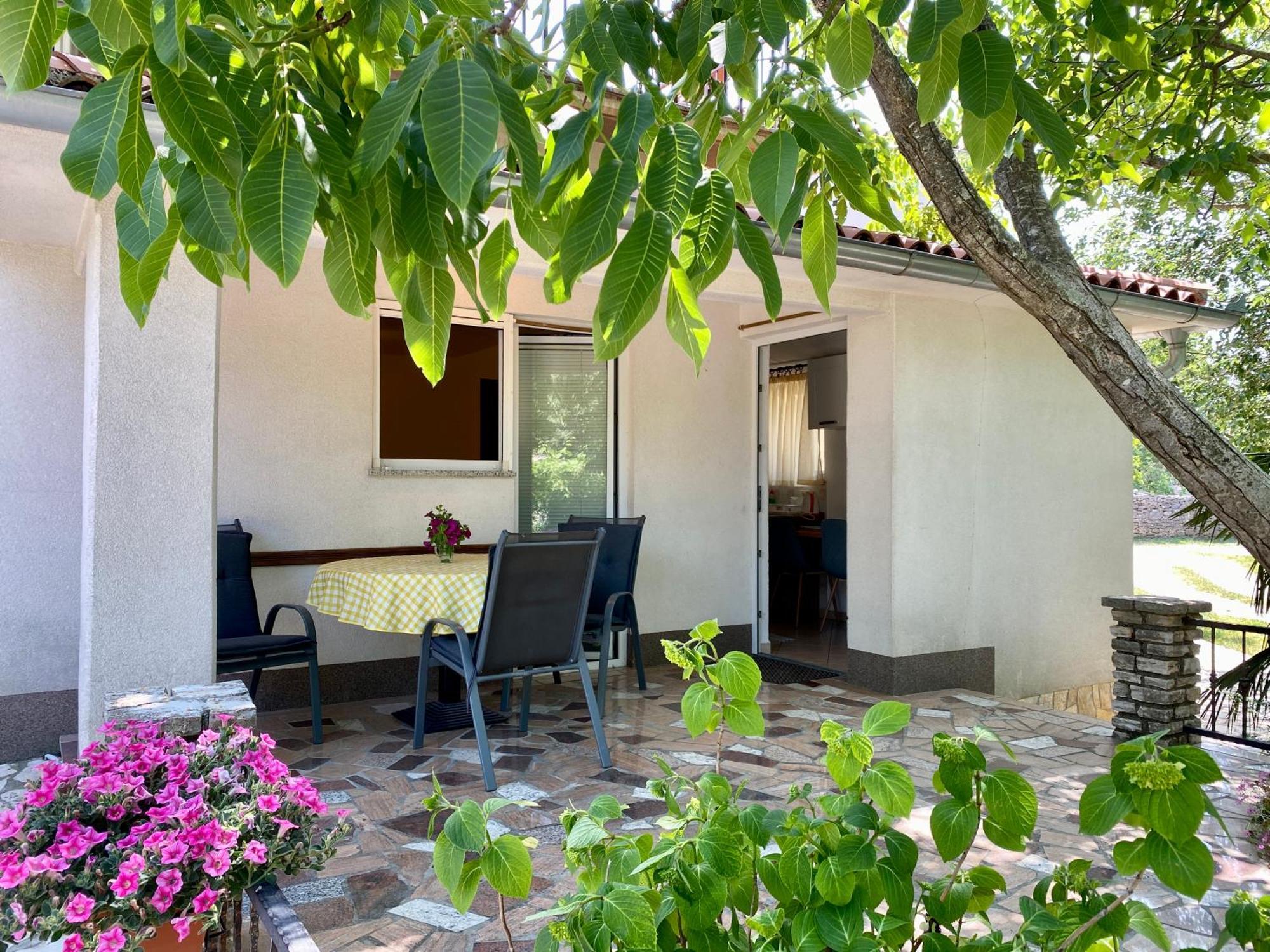 Guest House Renata Plomin Bagian luar foto