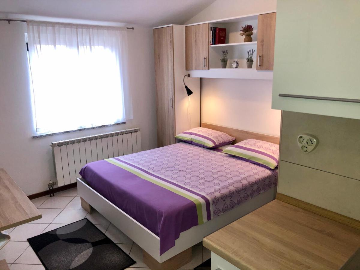 Guest House Renata Plomin Bagian luar foto